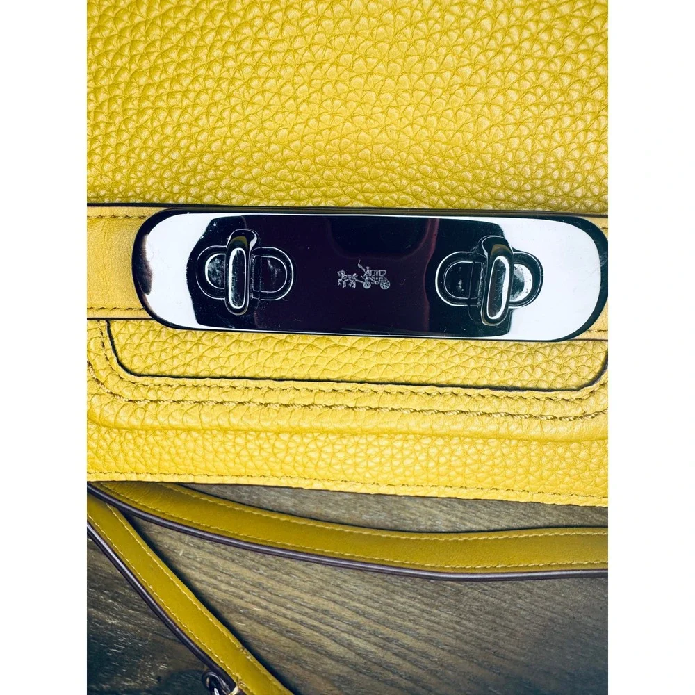 Coach SWAGGER‎ Pebble Leather Crossbody Bag Yellow Turnlock Shoulder Strap EUC